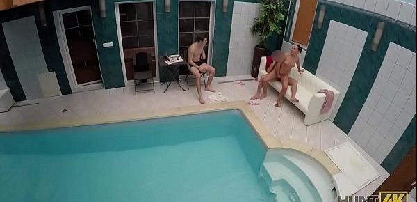  HUNT4K. Aventuras sexuales en una piscina privada